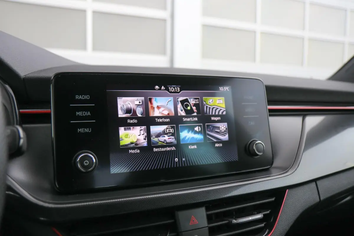 1.0 TSI 110pk Sport Business | Climatronic | Cruise Control | SmartLink | Lane Assist