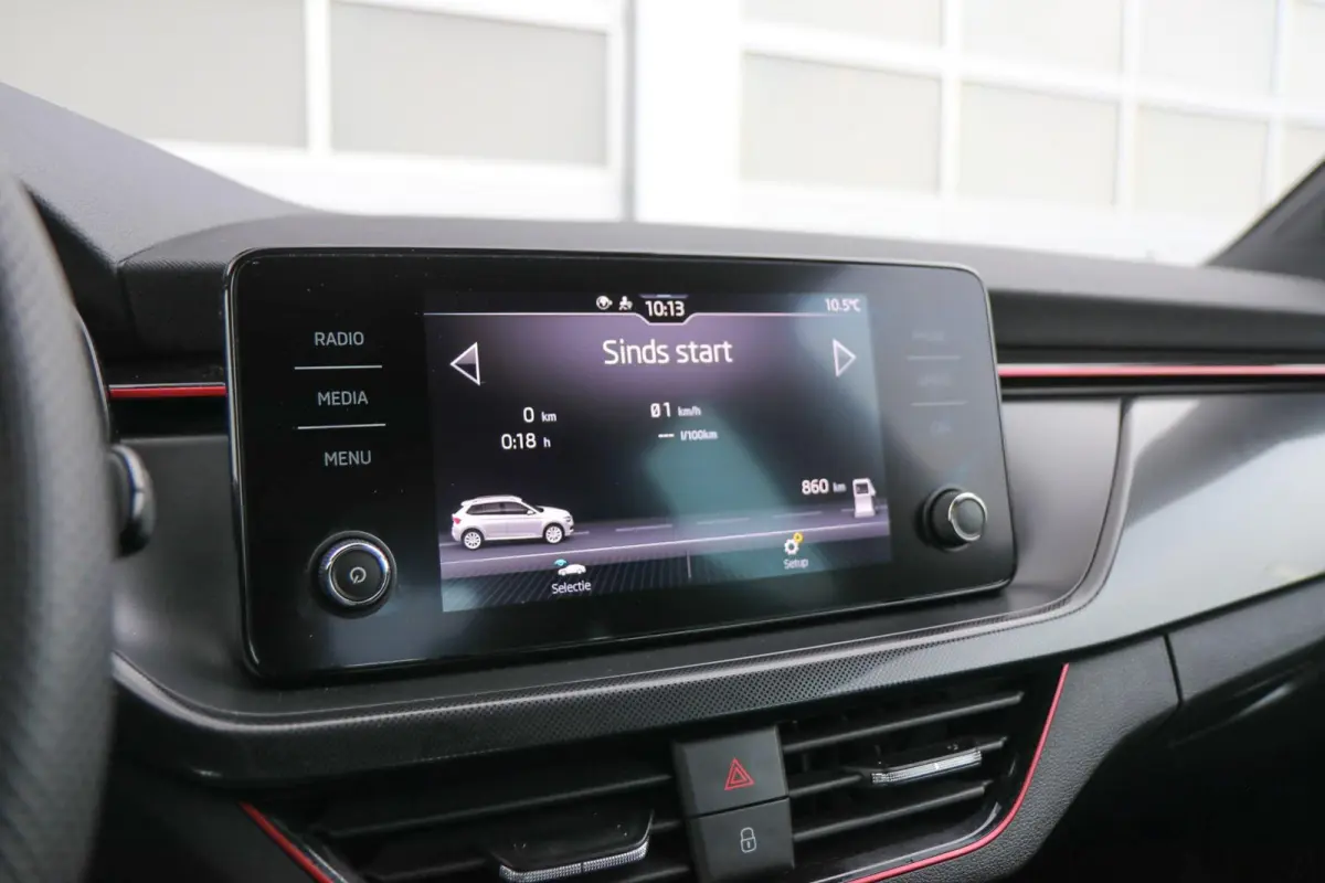 1.0 TSI 110pk Sport Business | Climatronic | Cruise Control | SmartLink | Lane Assist