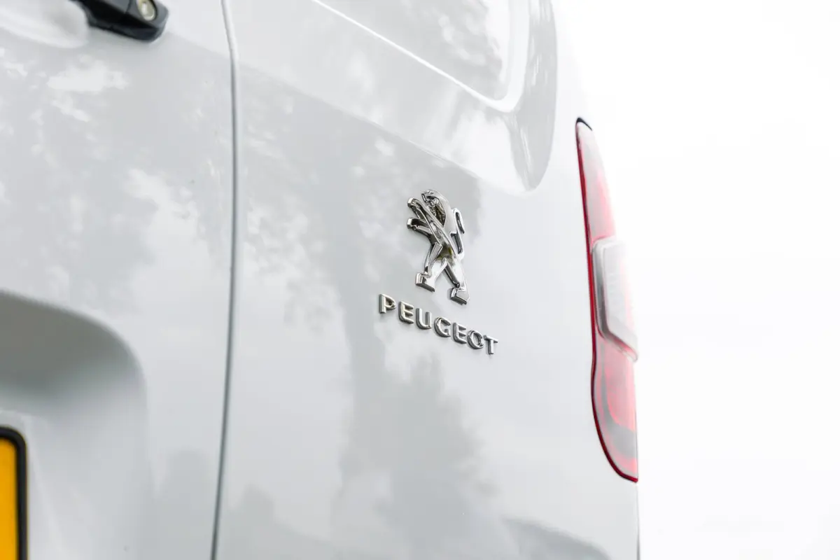 1.5 BlueHDI Pro I Trekhaak I imperial I dealer onderhouden I