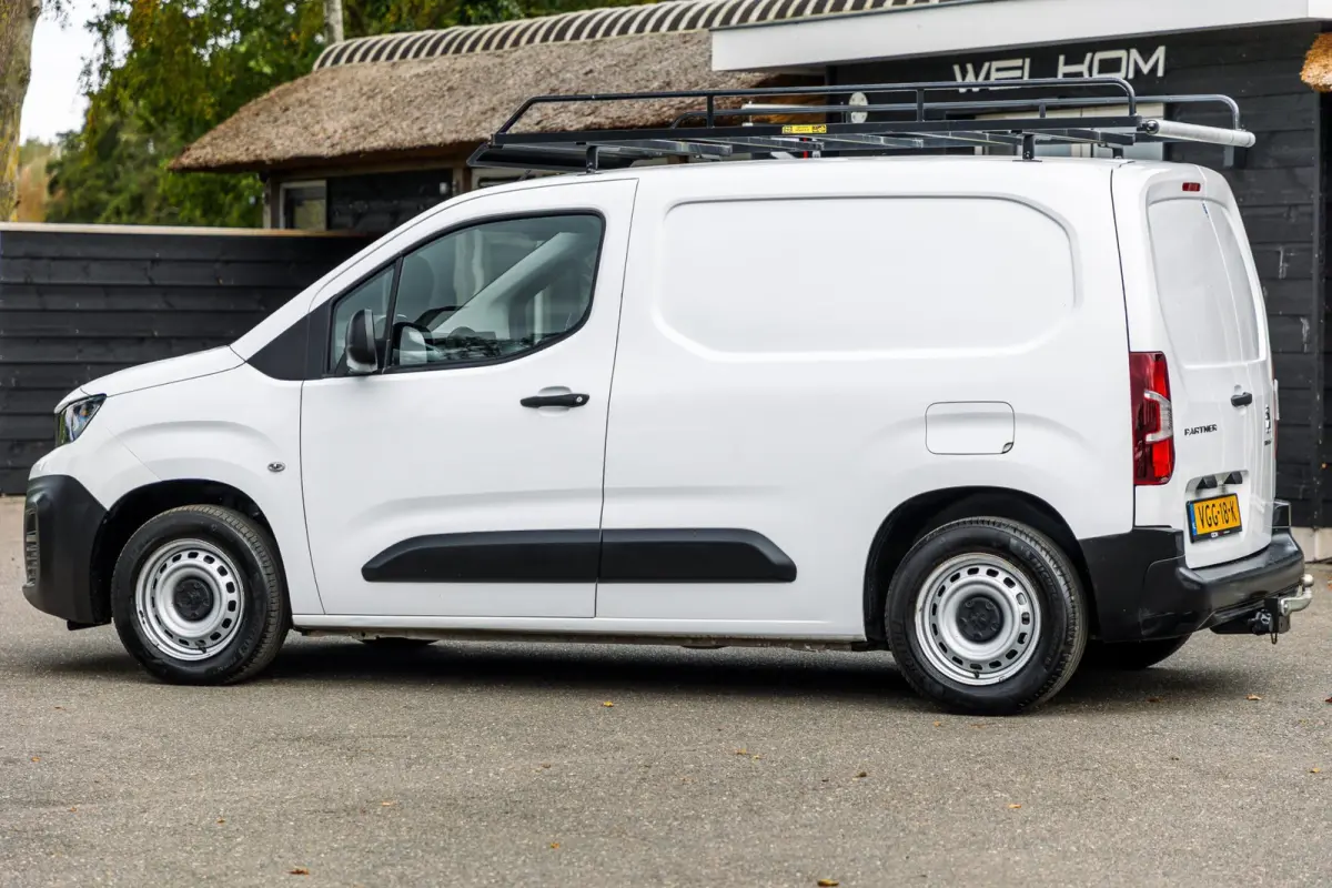 1.5 BlueHDI Pro I Trekhaak I imperial I dealer onderhouden I