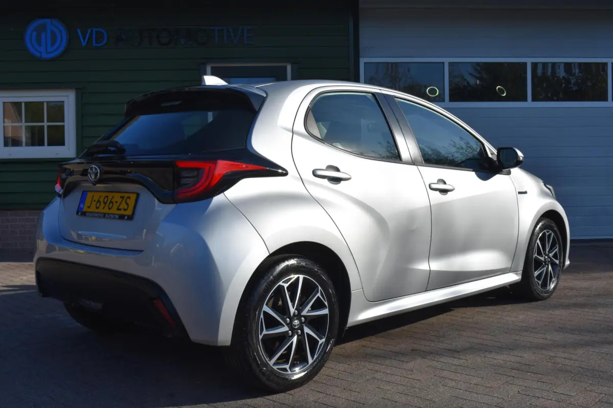 1.5 Hybrid Comfort|camera|ACC|carplay