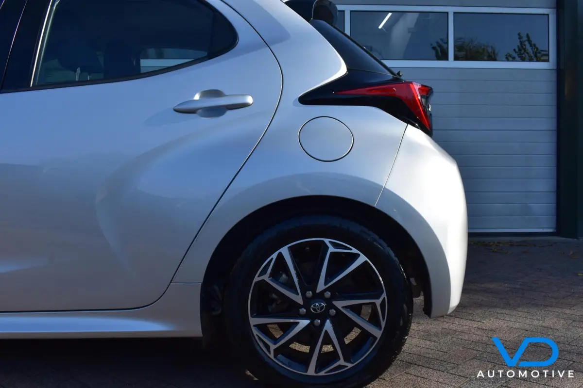 1.5 Hybrid Comfort|camera|ACC|carplay