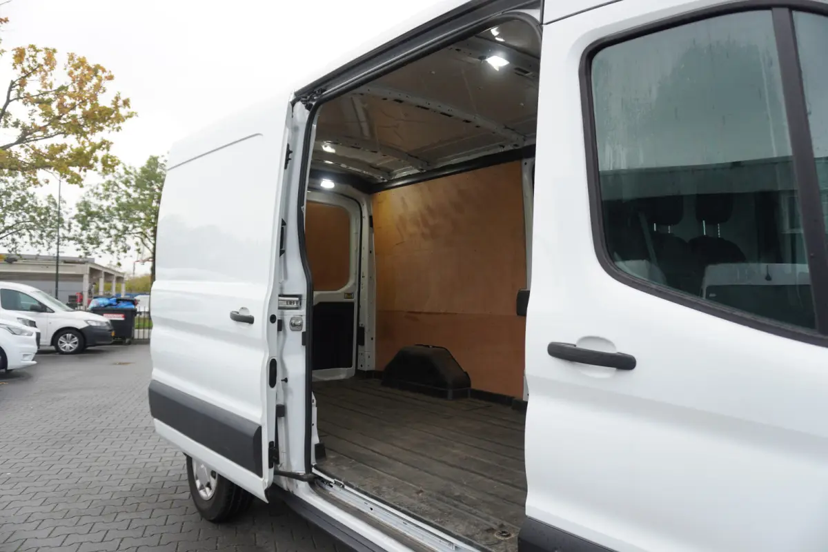 2.0 TDCI 130PK L3H2 MHEV EURO 6 - Airco - Navi - Cruise - €14.950,- Excl.