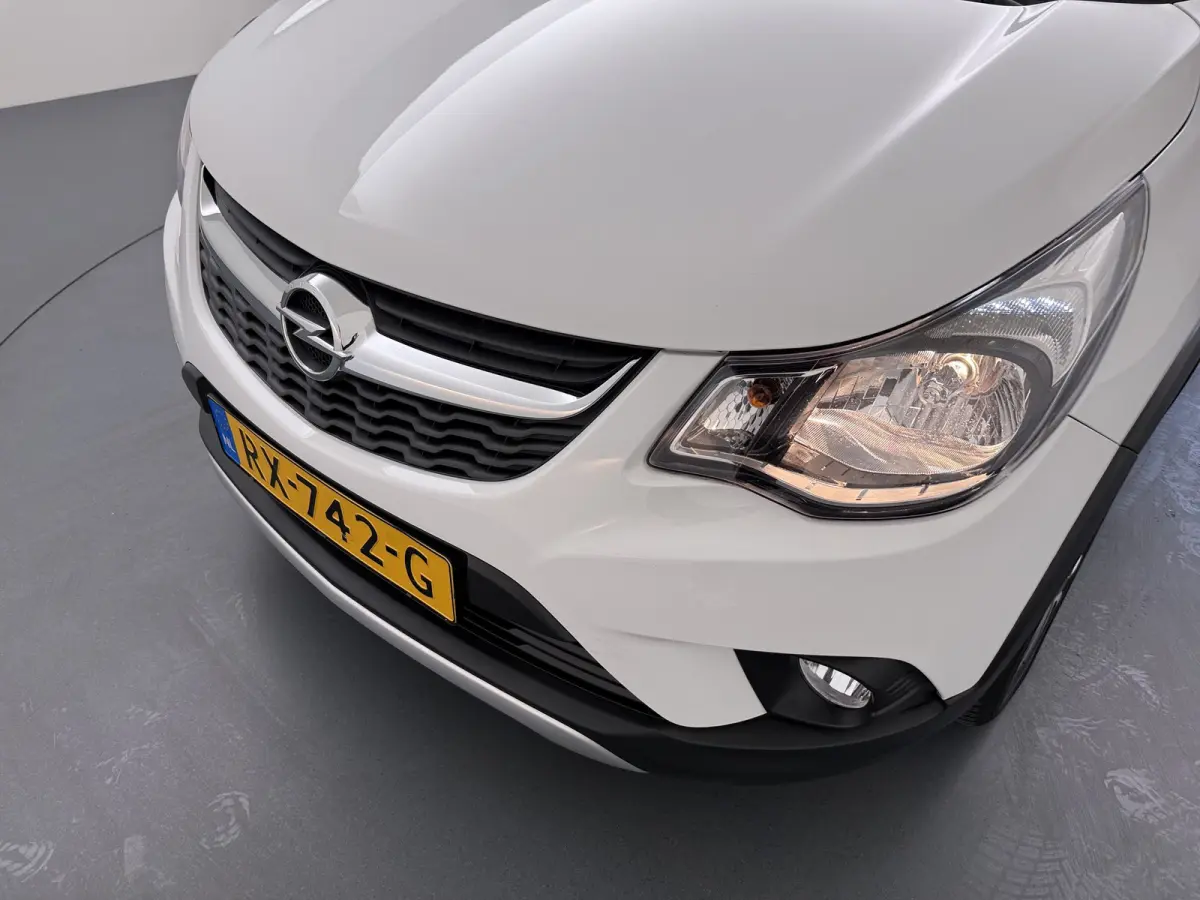 1.0 Online Edition / Navigatie / Parkeersensoren / Carplay / Airco / 15'' LMV