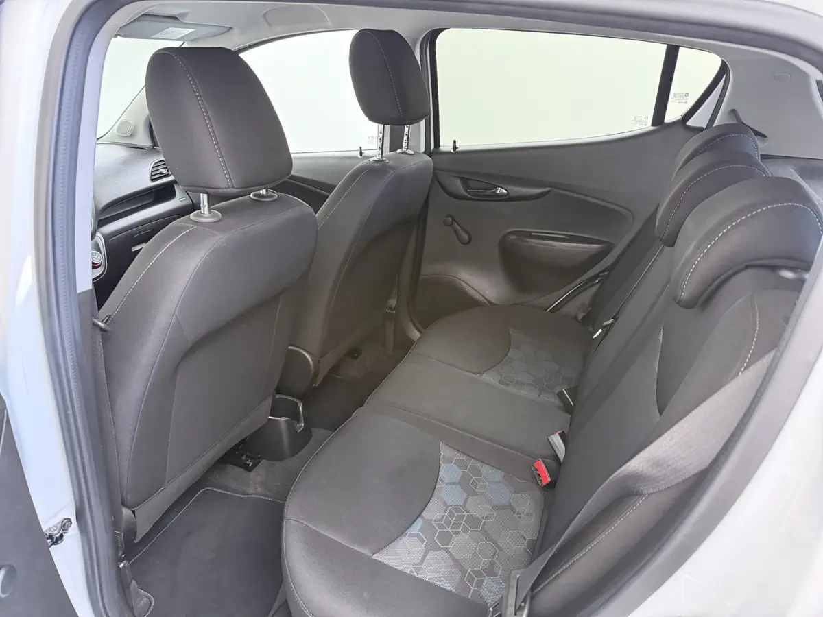 1.0 Online Edition / Navigatie / Parkeersensoren / Carplay / Airco / 15'' LMV