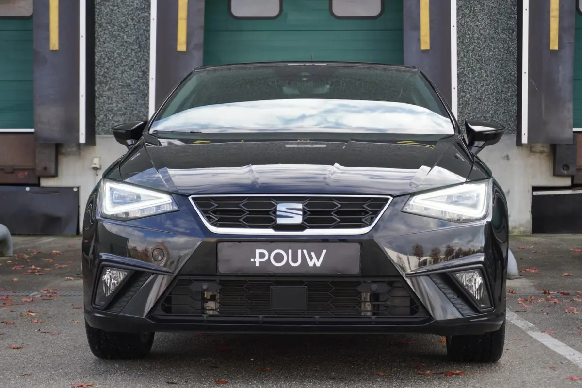 1.0 EcoTSI 95pk FR Business Intense | Stoelverwarming | Adaptive Cruise | Achteruitrijcamera | Climatronic