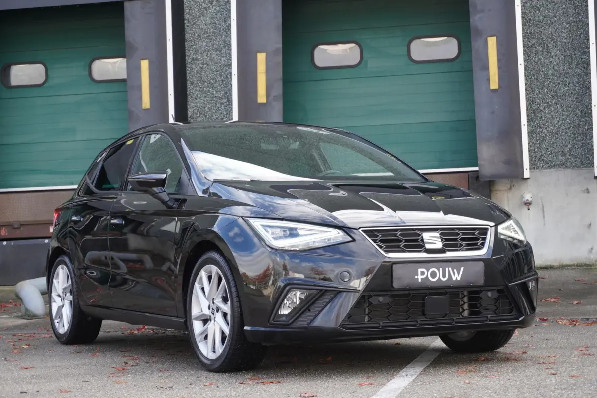 1.0 EcoTSI 95pk FR Business Intense | Stoelverwarming | Adaptive Cruise | Achteruitrijcamera | Climatronic