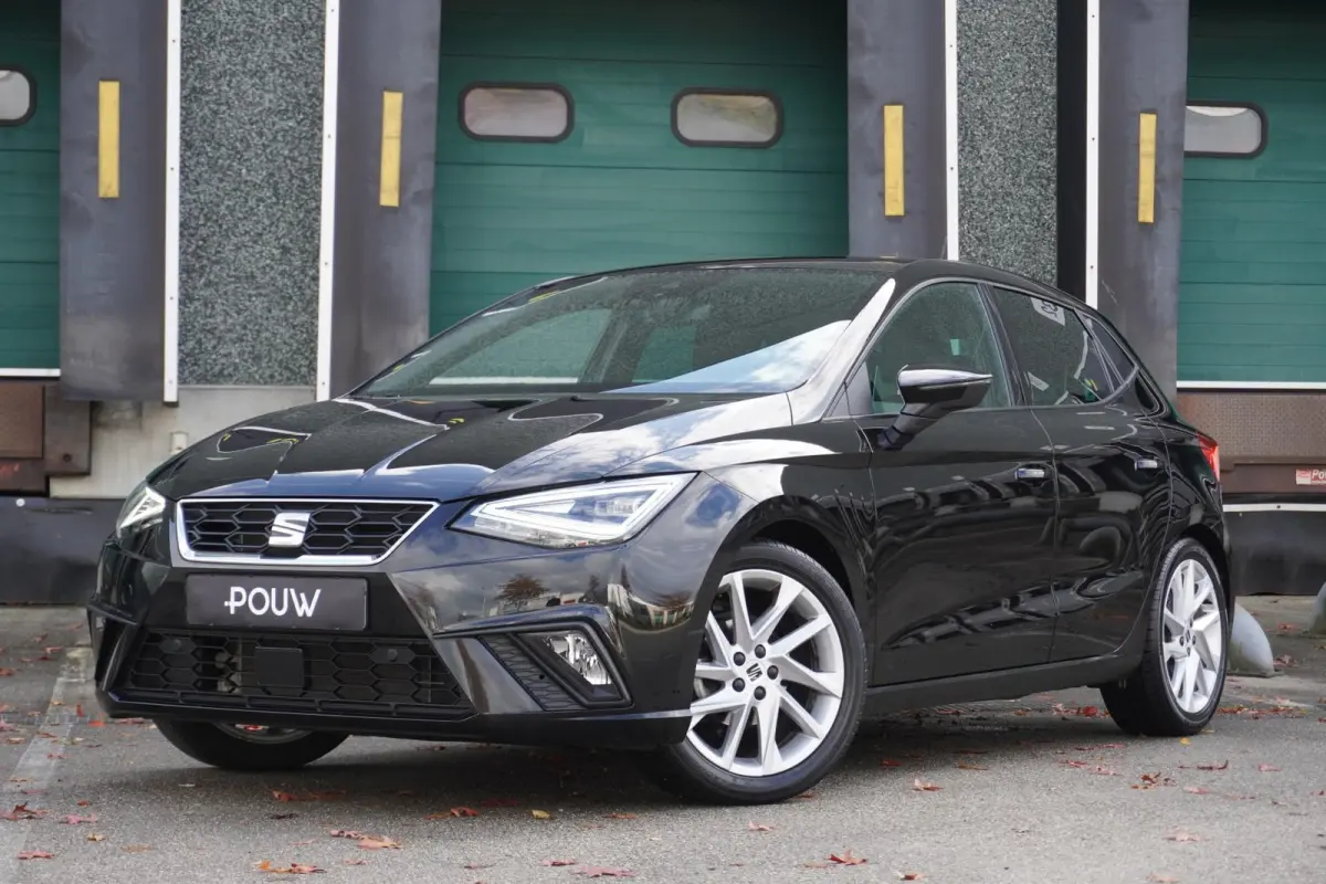 1.0 EcoTSI 95pk FR Business Intense | Stoelverwarming | Adaptive Cruise | Achteruitrijcamera | Climatronic