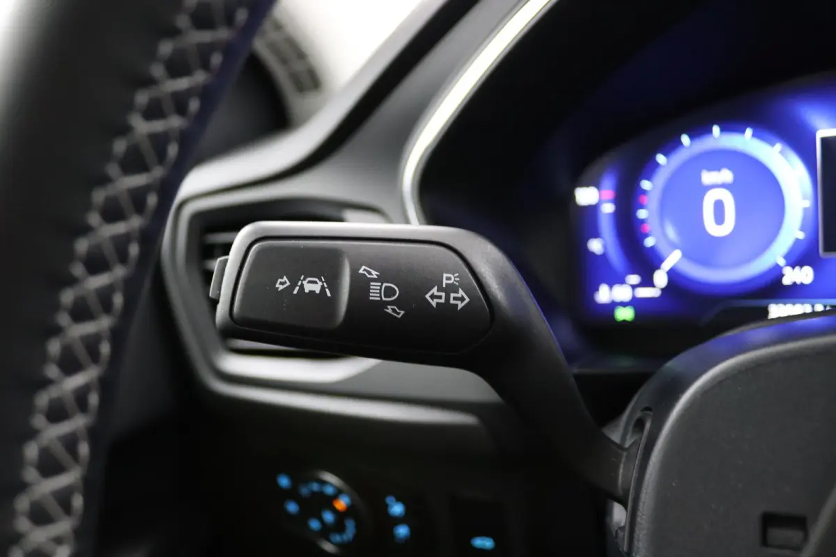 1.0 EcoBoost Hybrid Titanium X | Winterpack | B&O Audio | Elektrische Achterklep | Camera | Keyless | CarPlay/Android Auto | Navigatie