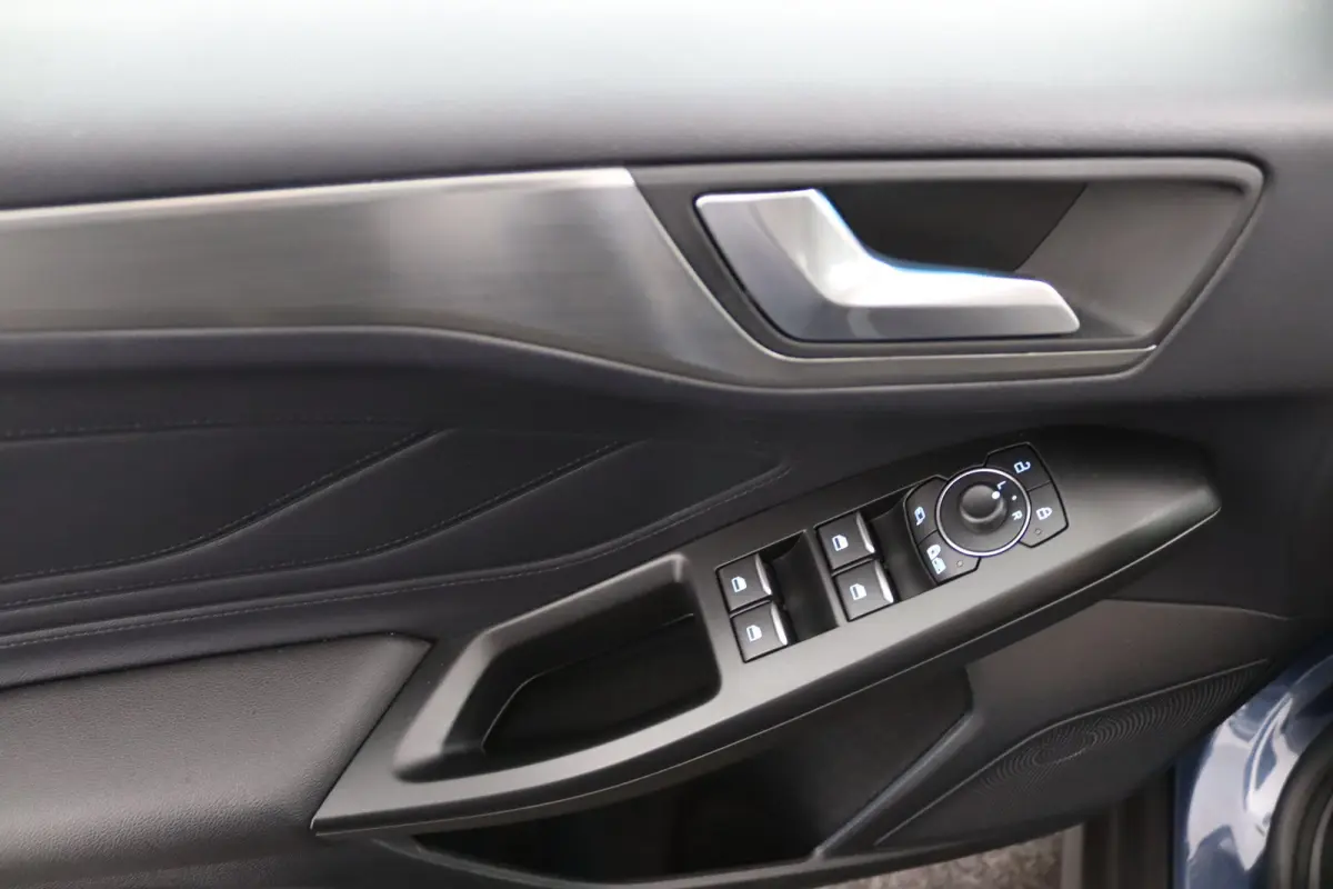 1.0 EcoBoost Hybrid Titanium X | Winterpack | B&O Audio | Elektrische Achterklep | Camera | Keyless | CarPlay/Android Auto | Navigatie