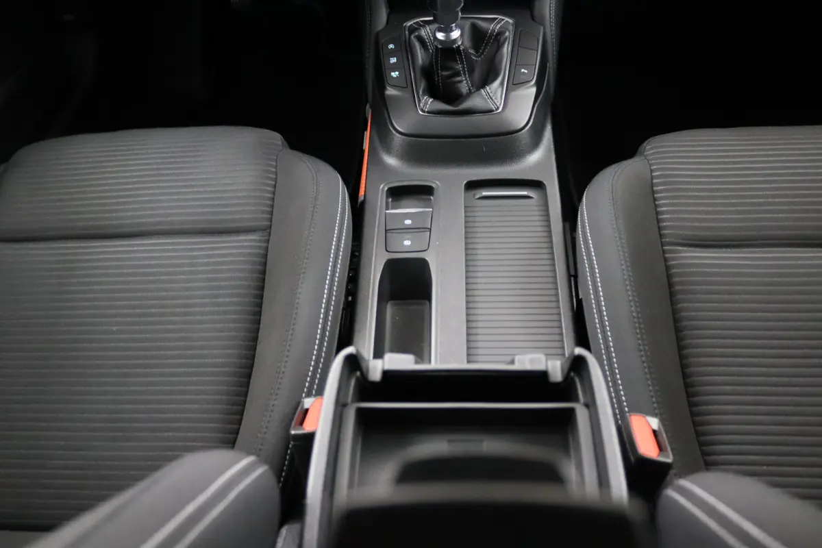 1.0 EcoBoost Hybrid Titanium X | Winterpack | B&O Audio | Elektrische Achterklep | Camera | Keyless | CarPlay/Android Auto | Navigatie