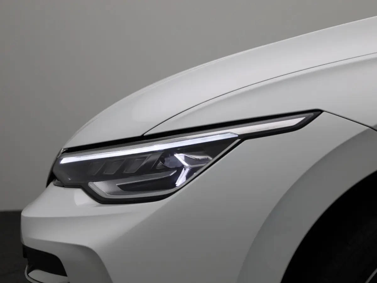 1.5 eHybrid Style Edition 204 PK| | SoH 100% | Panoramadak | Trekhaak Elektrisch | LED Matrix | Stoelverwarming | Stuurwielverwarming | ArtVelours Bekleding | Bestuurderstoel Met Geheugen