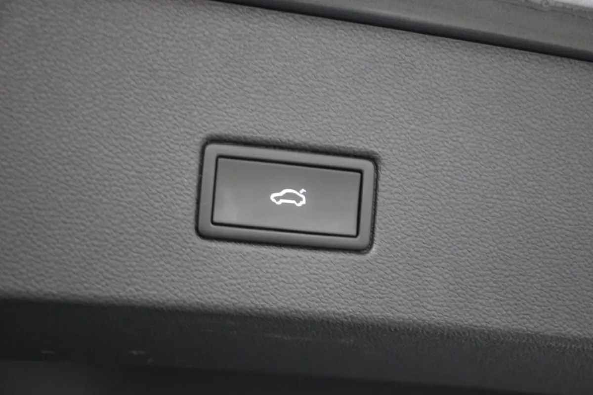 1.5 TSI Sport Business R-Line - Digitaal Cockpit, Carplay, Camera, Stoelverw. Afn. Trekhaak