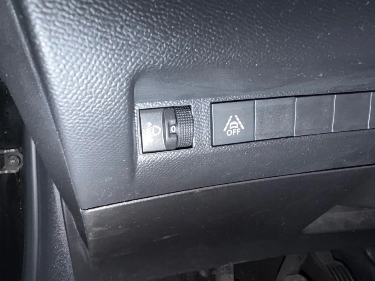 1.2 PT BL ACTIVE NAVI AIRCO/ECC LMV PDC