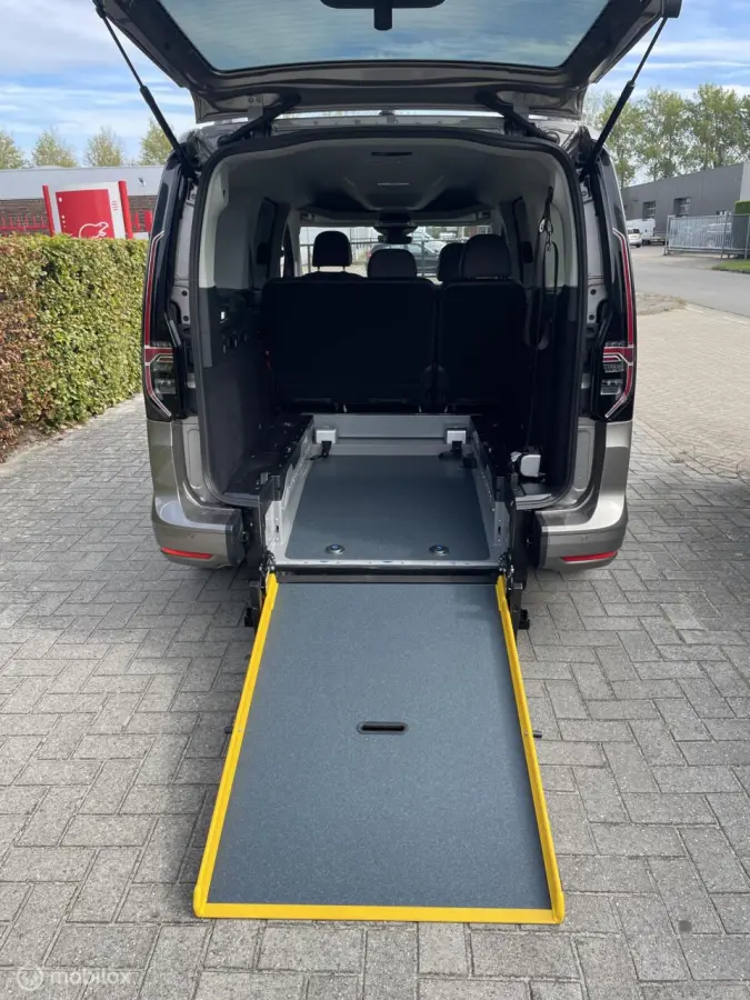 Maxi 1.5 TSI Hybride Style Automaat
