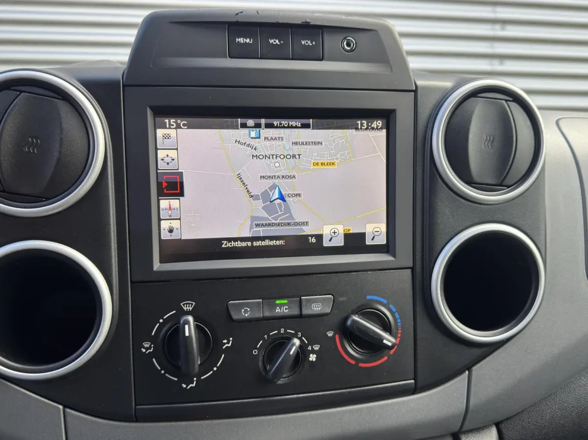 XL 1.2 PureTech Live|Camera|Cruise|Navi|5persoons|