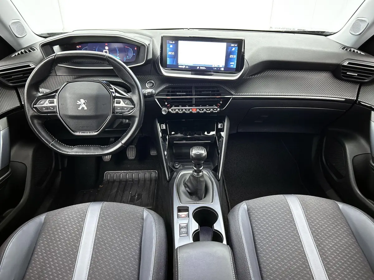 SUV Allure Pack 130pk | Navigatie | Achteruitrijcamera | Stoelverwarming | 3D Cockpit | Climate Control | Cruise Control | Led koplampen | Parkeersensoren v+a | Armsteun | Elektrisch inklapb