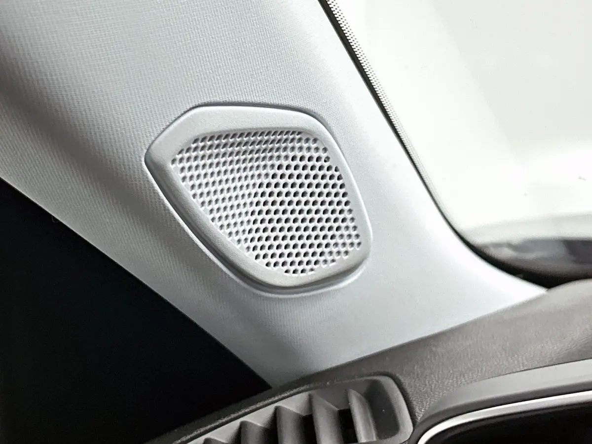 SUV Allure Pack 130pk | Navigatie | Achteruitrijcamera | Stoelverwarming | 3D Cockpit | Climate Control | Cruise Control | Led koplampen | Parkeersensoren v+a | Armsteun | Elektrisch inklapb