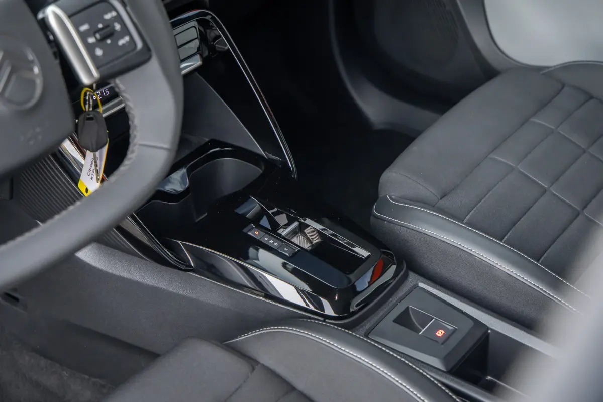 Max 113pk 44 kWh | Camera | Apple Carplay/Android Auto | Cruise control | Navigatie | Climate controle | LED koplampen | Achteruitrijcamera | Afwijkende dakkleur | Apple Carplay/Android Auto