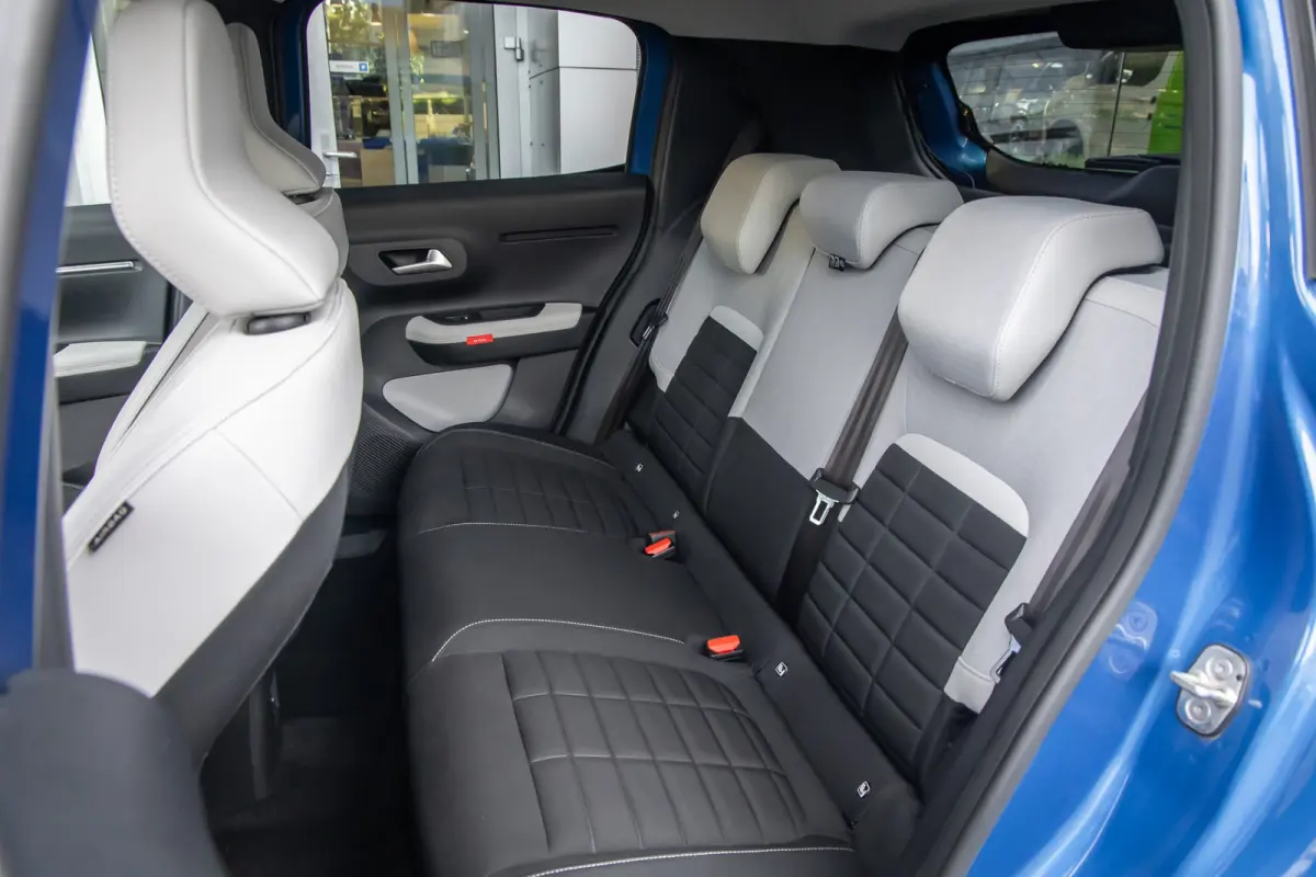 Max 113pk 44 kWh | Camera | Apple Carplay/Android Auto | Cruise control | Navigatie | Climate controle | LED koplampen | Achteruitrijcamera | Afwijkende dakkleur | Apple Carplay/Android Auto