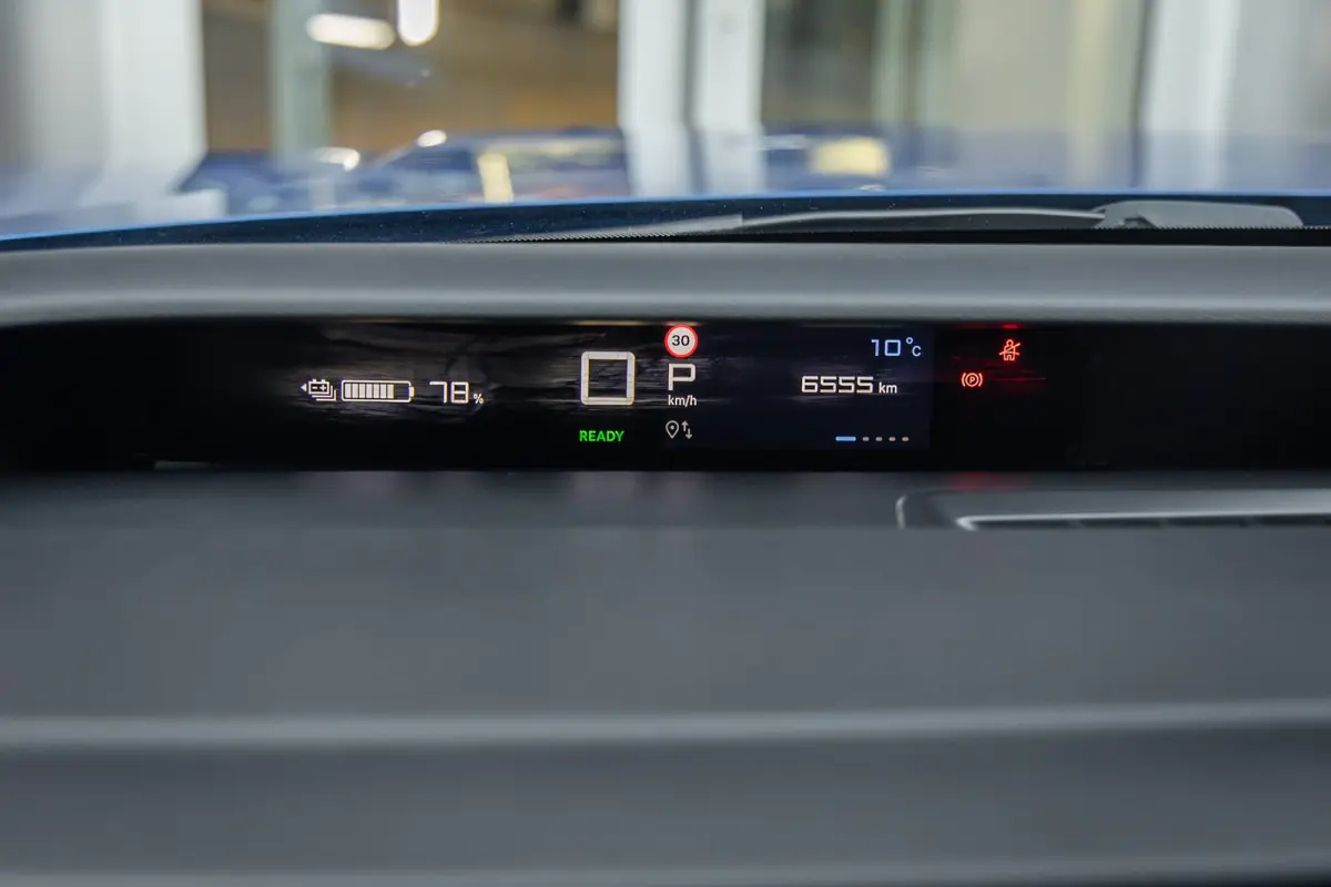 Max 113pk 44 kWh | Camera | Apple Carplay/Android Auto | Cruise control | Navigatie | Climate controle | LED koplampen | Achteruitrijcamera | Afwijkende dakkleur | Apple Carplay/Android Auto