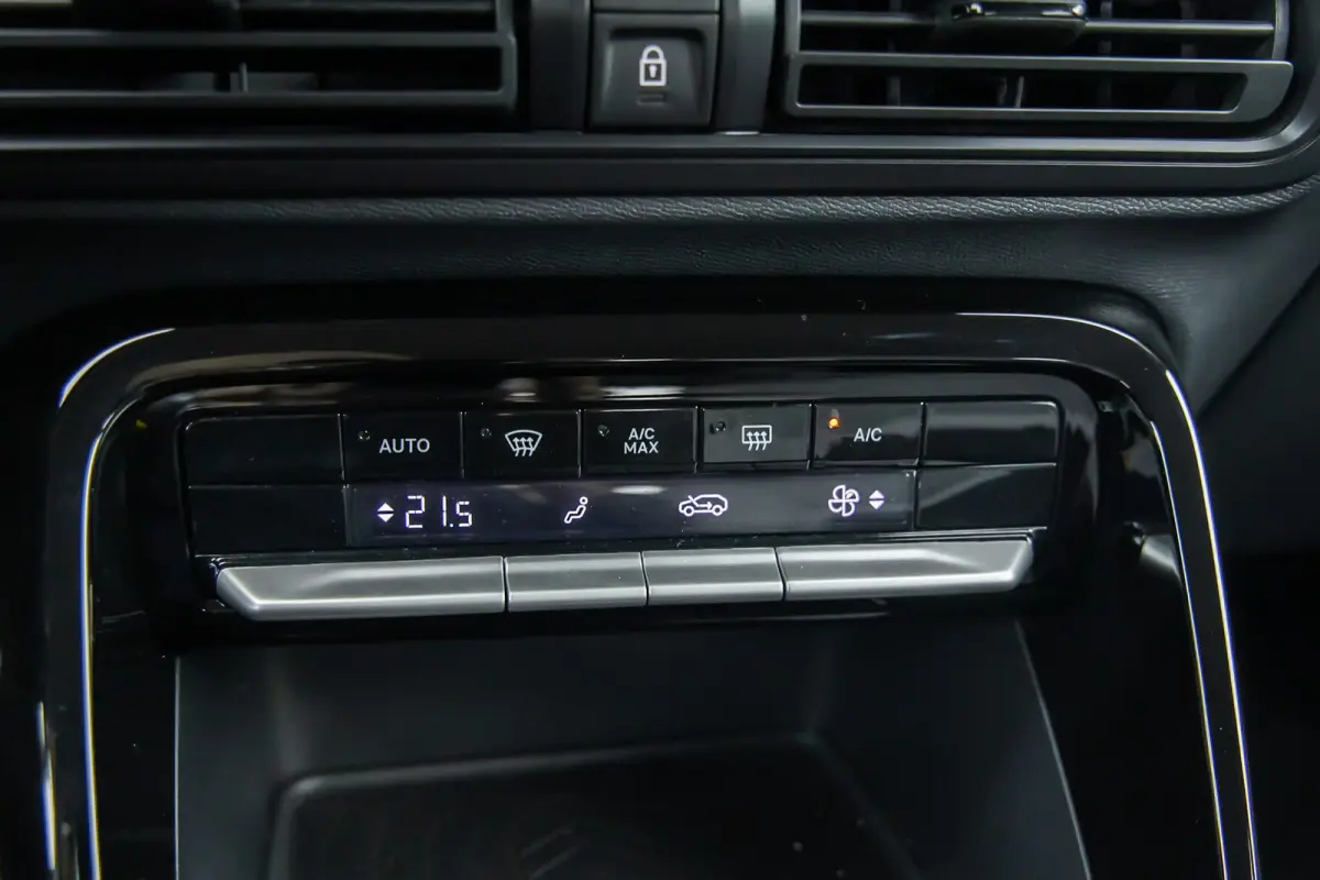 Max 113pk 44 kWh | Camera | Apple Carplay/Android Auto | Cruise control | Navigatie | Climate controle | LED koplampen | Achteruitrijcamera | Afwijkende dakkleur | Apple Carplay/Android Auto