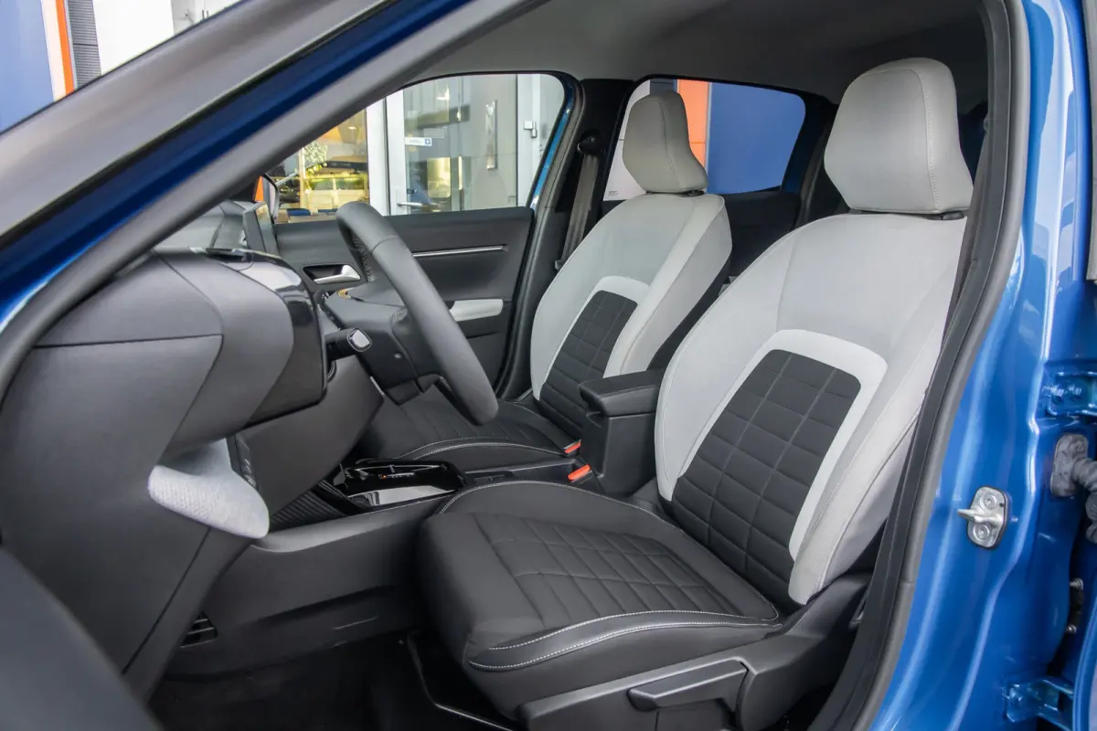 Max 113pk 44 kWh | Camera | Apple Carplay/Android Auto | Cruise control | Navigatie | Climate controle | LED koplampen | Achteruitrijcamera | Afwijkende dakkleur | Apple Carplay/Android Auto