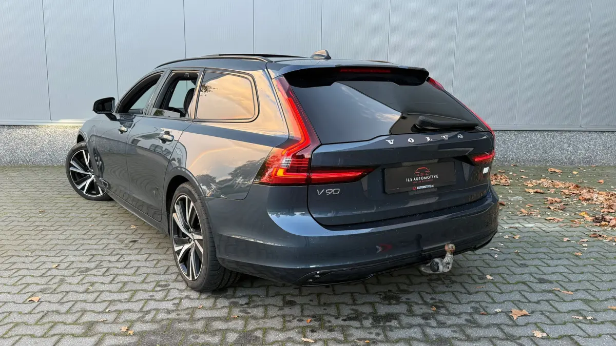 T6 Recharge R-Design AWD 341pk Pano HUD 360° Trekhaak