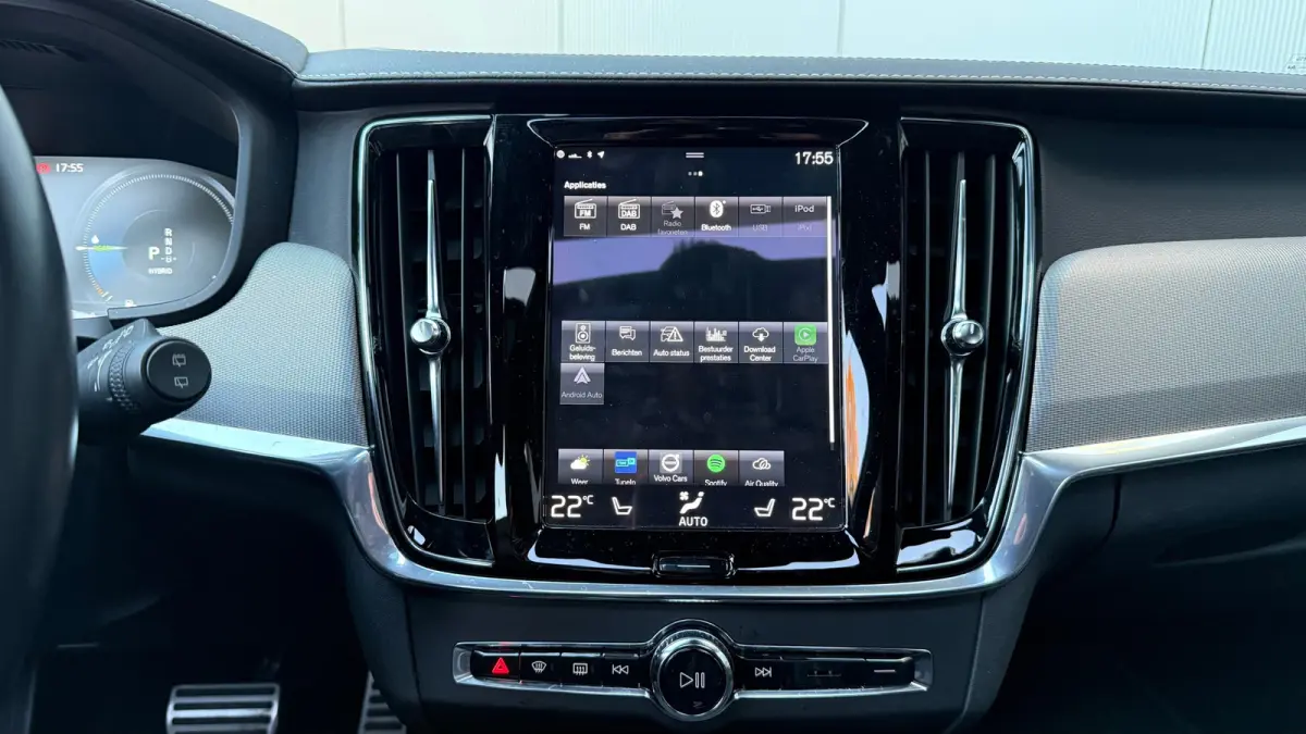 T6 Recharge R-Design AWD 341pk Pano HUD 360° Trekhaak