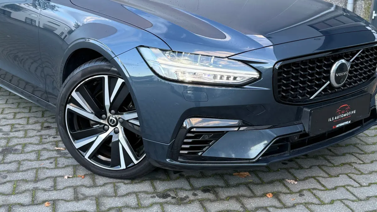 T6 Recharge R-Design AWD 341pk Pano HUD 360° Trekhaak