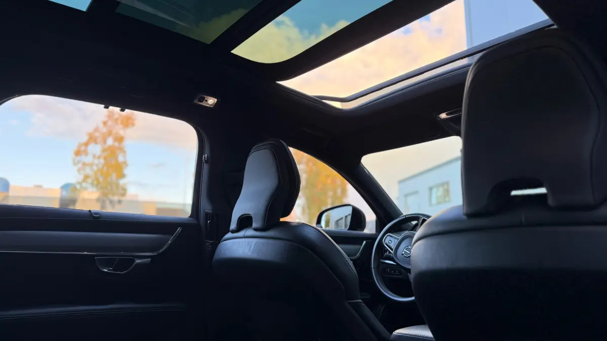T6 Recharge R-Design AWD 341pk Pano HUD 360° Trekhaak
