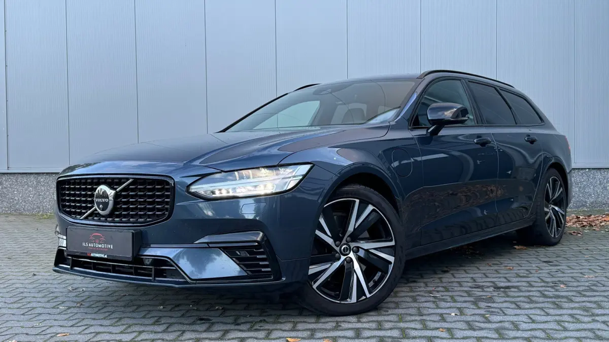 T6 Recharge R-Design AWD 341pk Pano HUD 360° Trekhaak