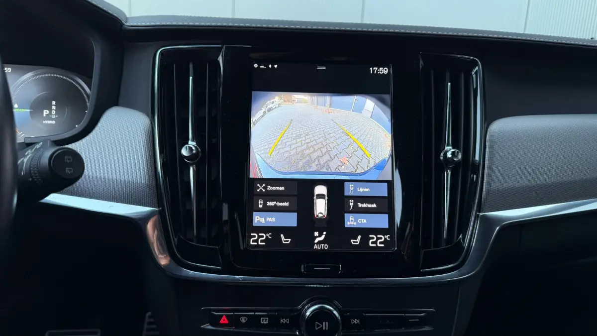 T6 Recharge R-Design AWD 341pk Pano HUD 360° Trekhaak