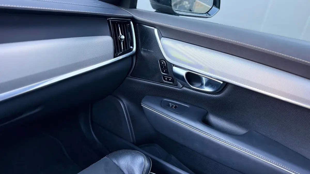 T6 Recharge R-Design AWD 341pk Pano HUD 360° Trekhaak