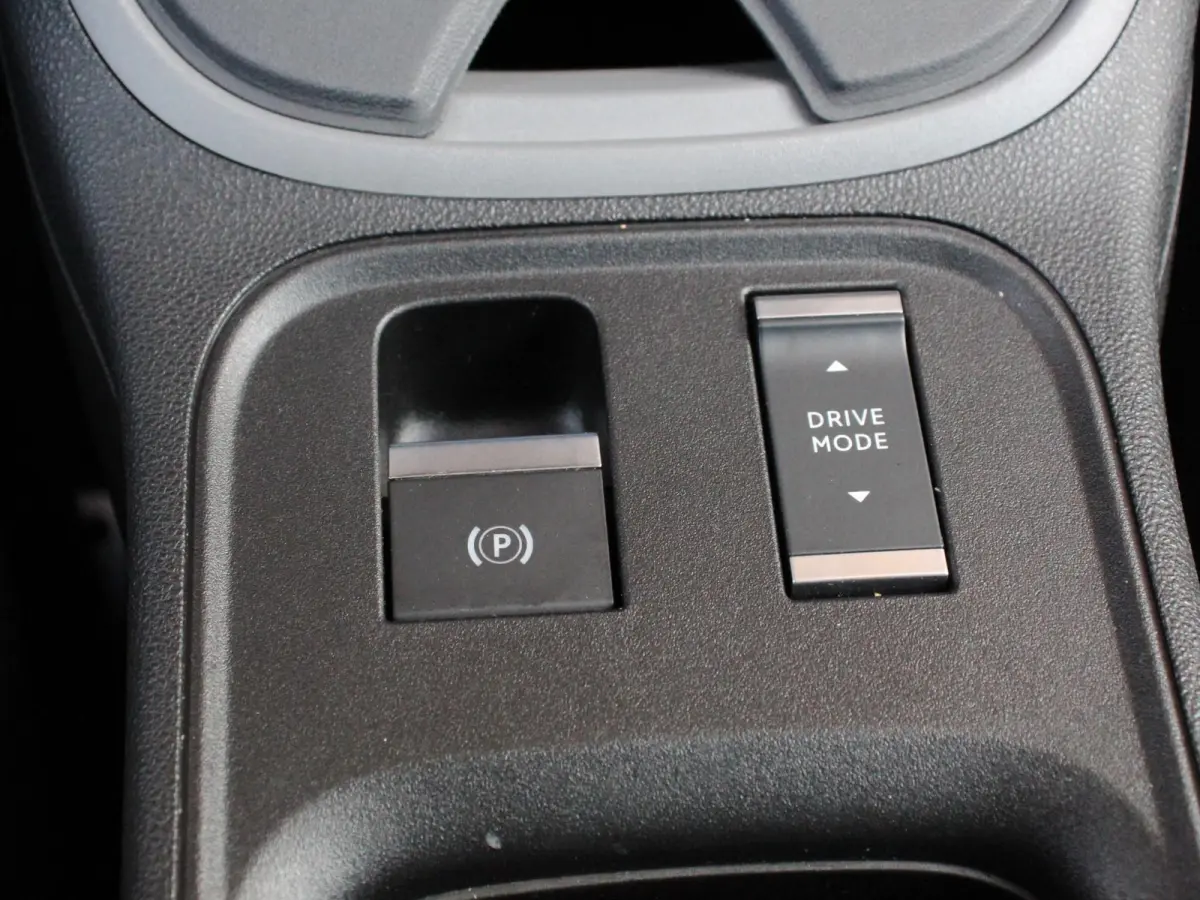 Longitude 54 kWh Automaat Navigatie Apple Carplay/Android Auto Parkeersensoren Cruise Control Stoelverwarming Virtual Cockpit