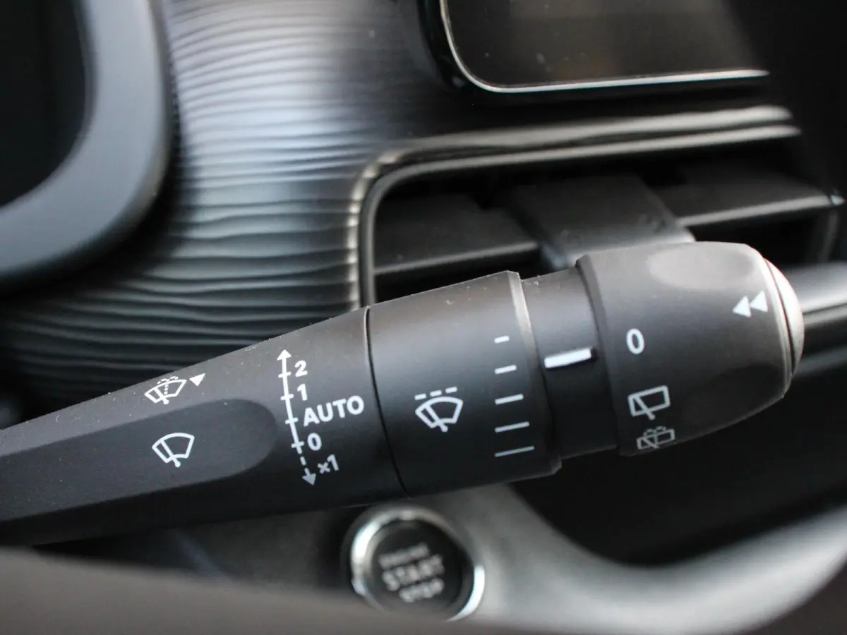 Longitude 54 kWh Automaat Navigatie Apple Carplay/Android Auto Parkeersensoren Cruise Control Stoelverwarming Virtual Cockpit
