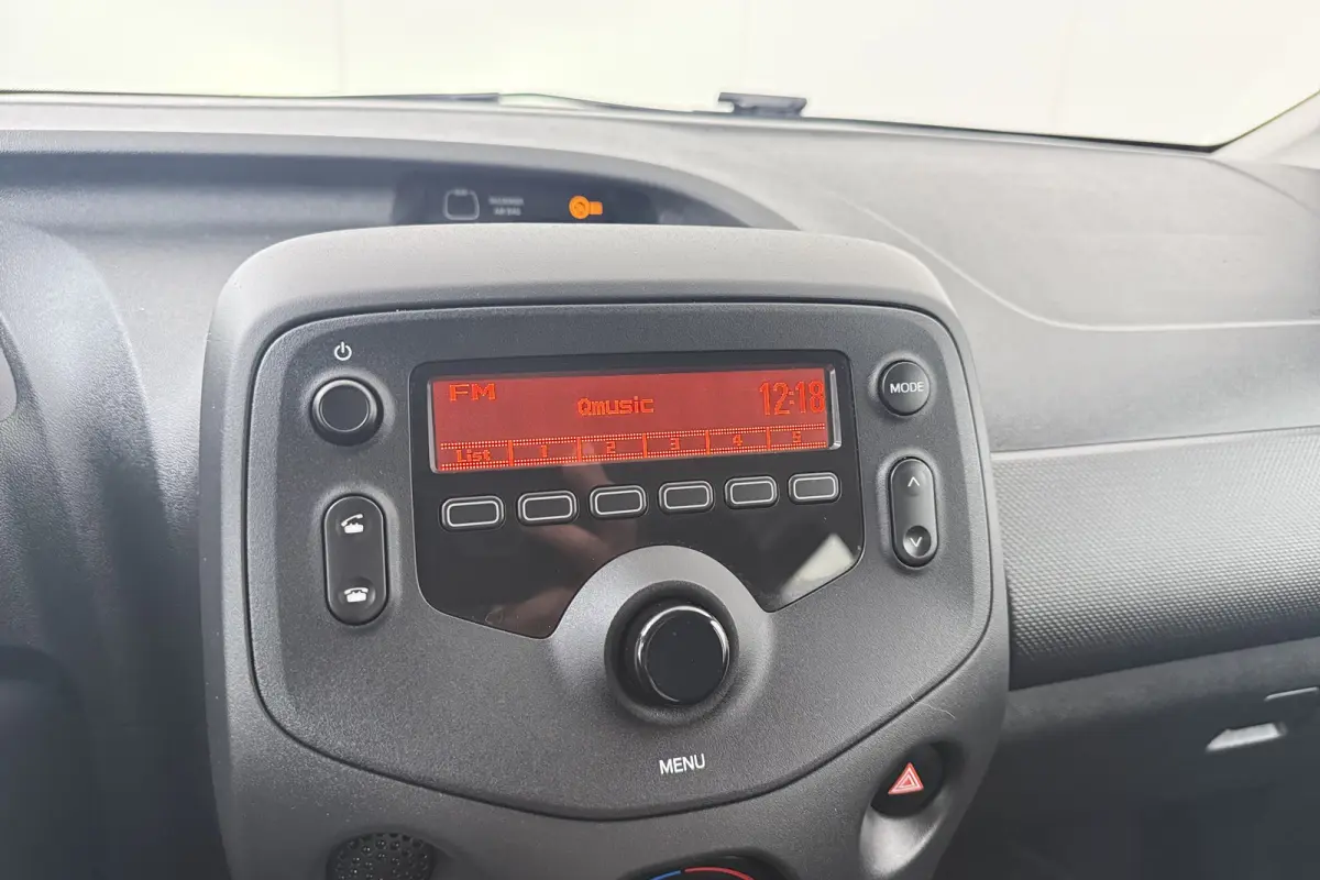 1.0 VVT-i X-fun 5-Deurs Bluetooth Airco LED Start/Stop