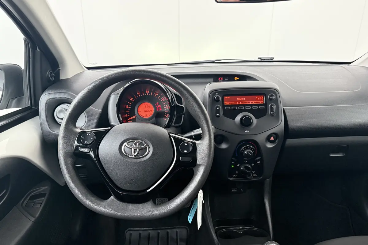 1.0 VVT-i X-fun 5-Deurs Bluetooth Airco LED Start/Stop