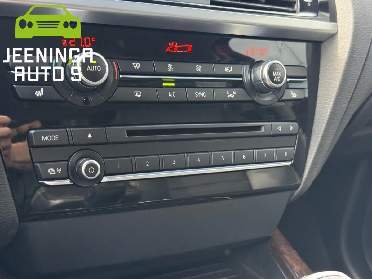 xDrive28i High Executive |Memory|Stuurverwarming|Camera|Leer