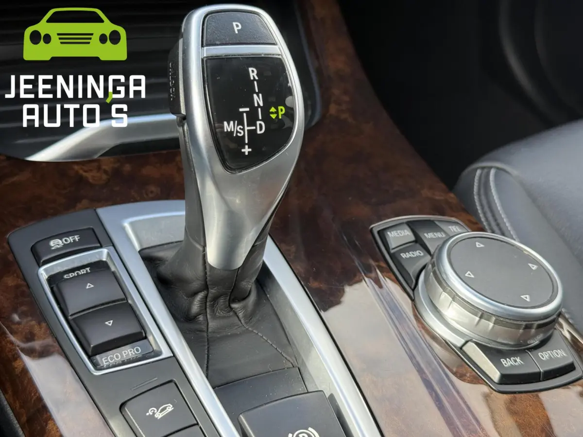 xDrive28i High Executive |Memory|Stuurverwarming|Camera|Leer