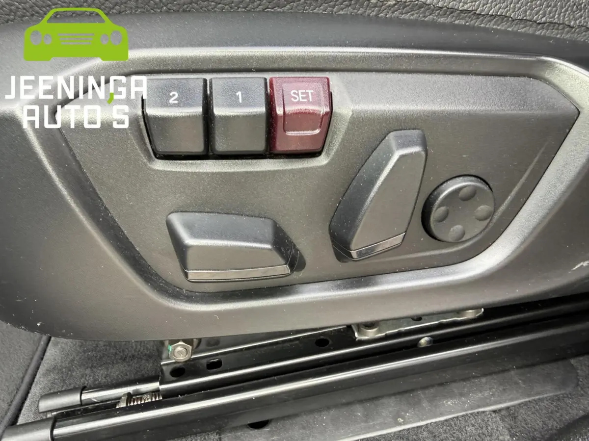 xDrive28i High Executive |Memory|Stuurverwarming|Camera|Leer