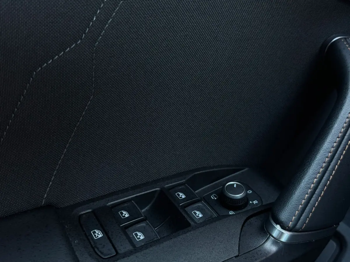 1.4 e-Hybrid 245PK VZ Adrenaline Pano Keyless Schaalstoelen