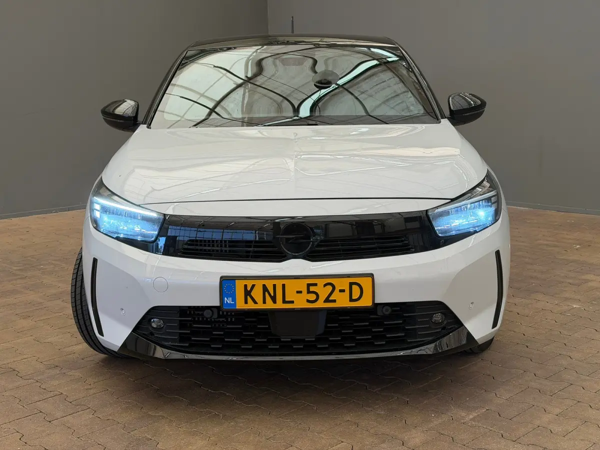 1.2 Turbo Hybrid Yes | 16" Lichtmetalen velgen | Dode hoek waarschuwing | Draadloze Apple Carplay en Android Auto