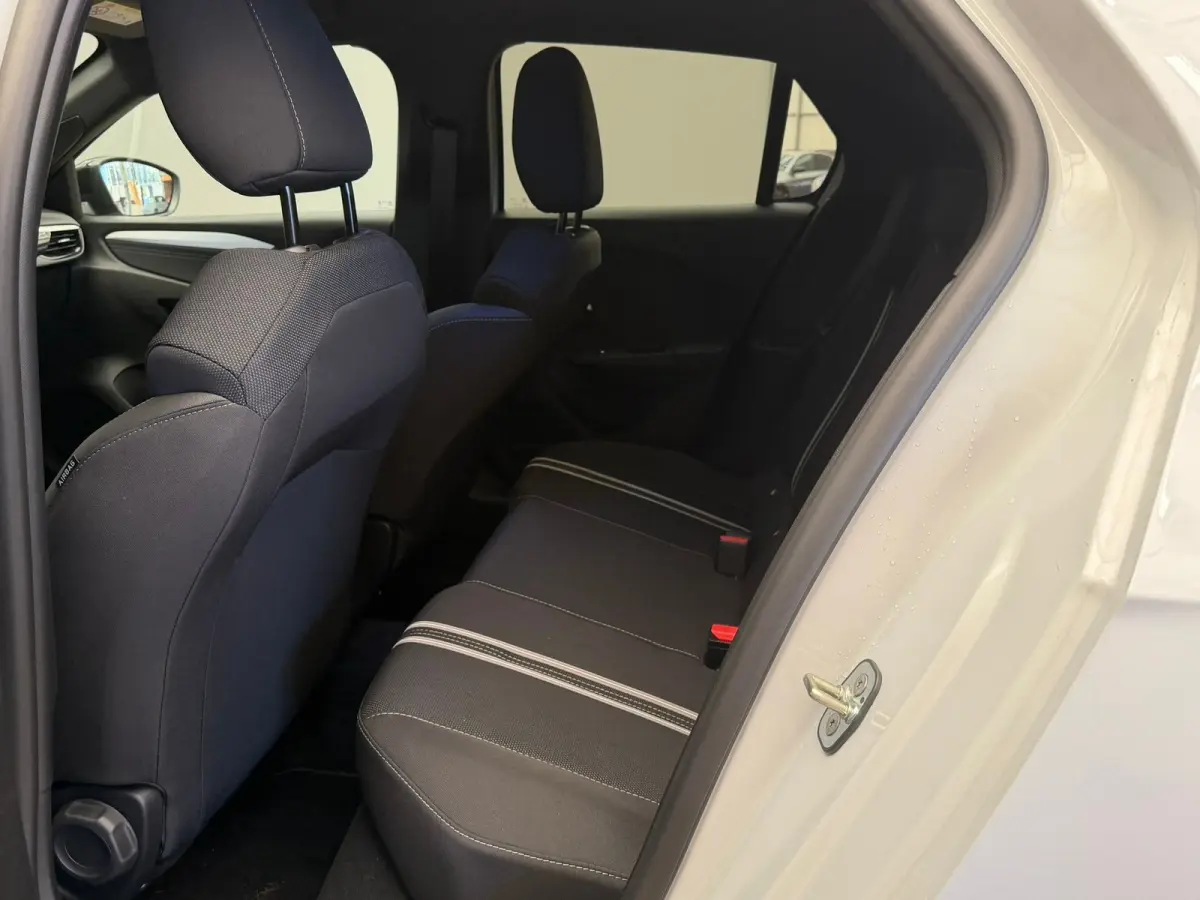 1.2 Turbo Hybrid Yes | 16" Lichtmetalen velgen | Dode hoek waarschuwing | Draadloze Apple Carplay en Android Auto