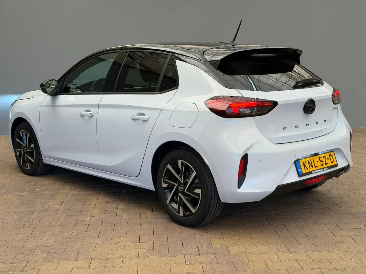 1.2 Turbo Hybrid Yes | 16" Lichtmetalen velgen | Dode hoek waarschuwing | Draadloze Apple Carplay en Android Auto
