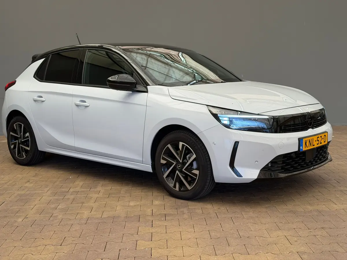 1.2 Turbo Hybrid Yes | 16" Lichtmetalen velgen | Dode hoek waarschuwing | Draadloze Apple Carplay en Android Auto