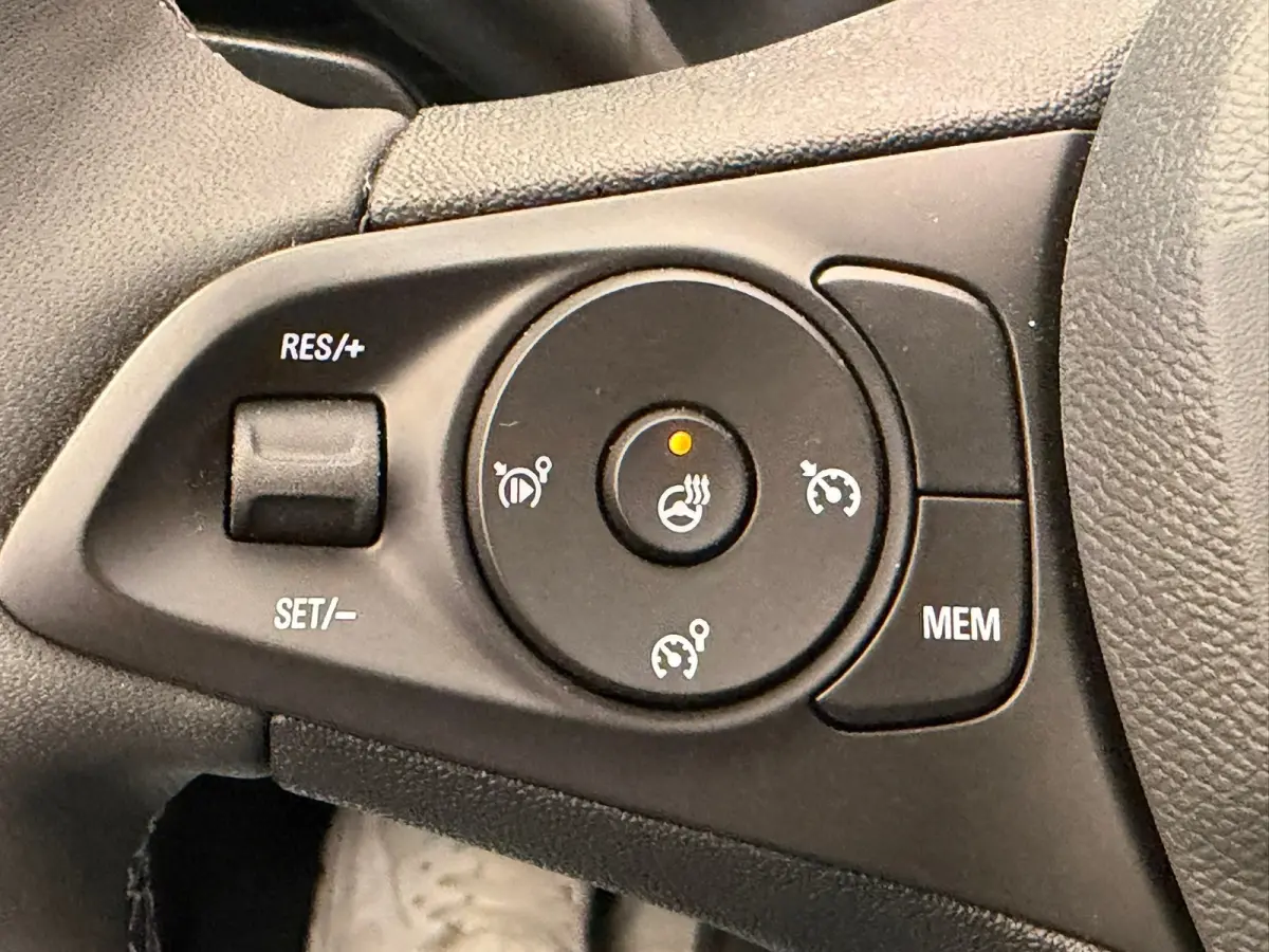 1.2 Turbo Hybrid Yes | 16" Lichtmetalen velgen | Dode hoek waarschuwing | Draadloze Apple Carplay en Android Auto