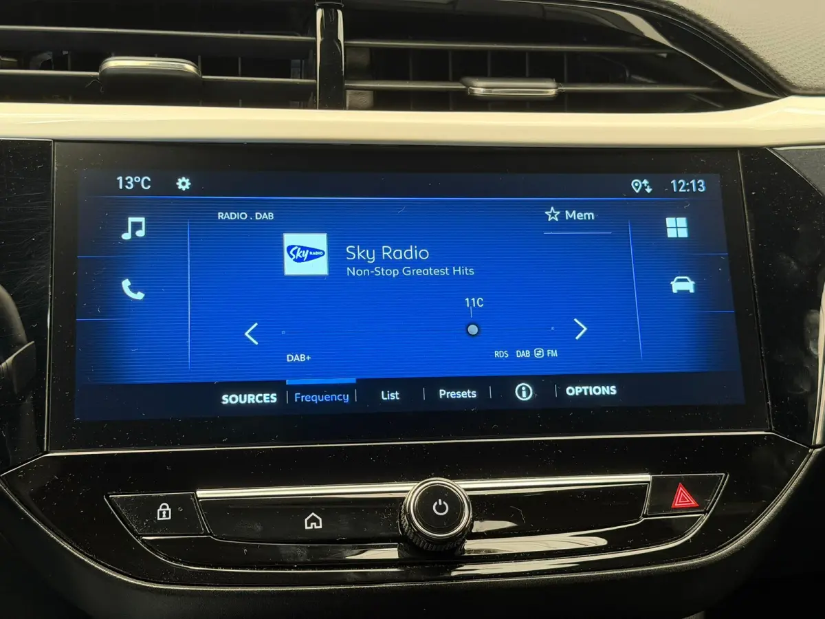 1.2 Turbo Hybrid Yes | 16" Lichtmetalen velgen | Dode hoek waarschuwing | Draadloze Apple Carplay en Android Auto