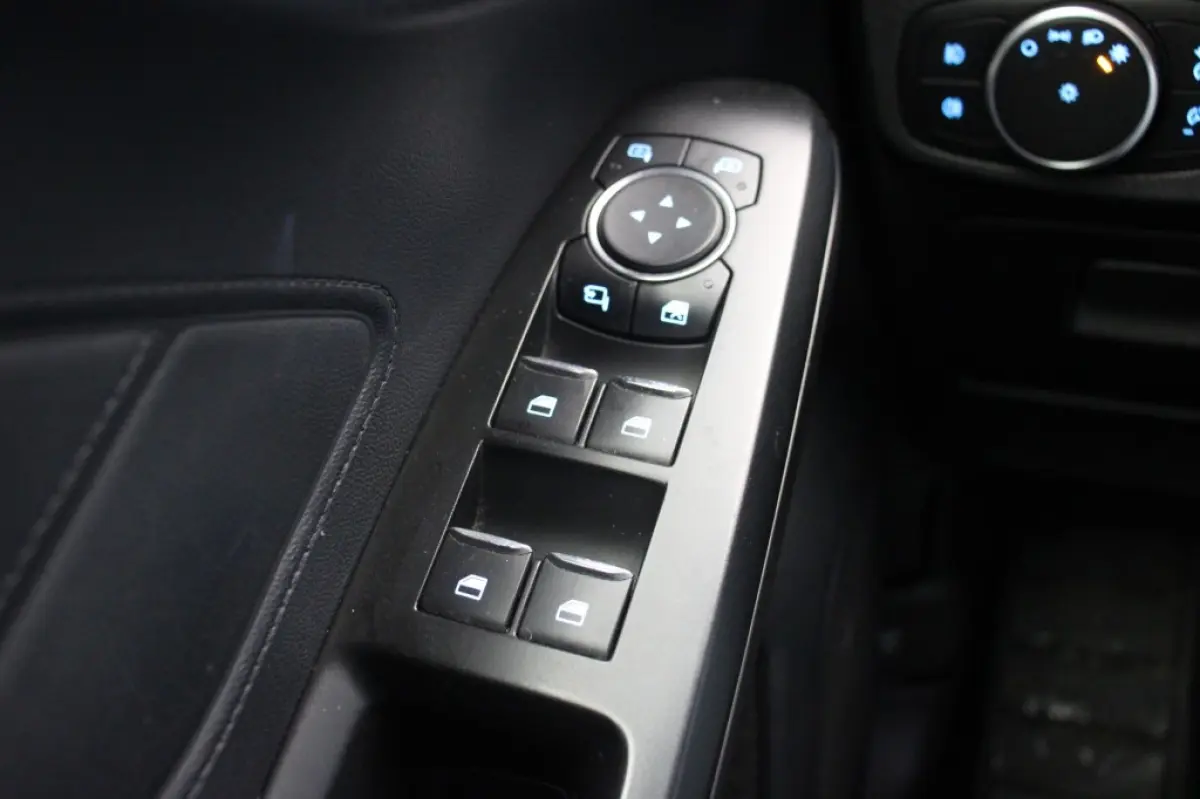 1.0 EcoBoost ST Line Business - Trekhaa, Carplay, Clima, Stoel/Stuur Verw. Trekhaak