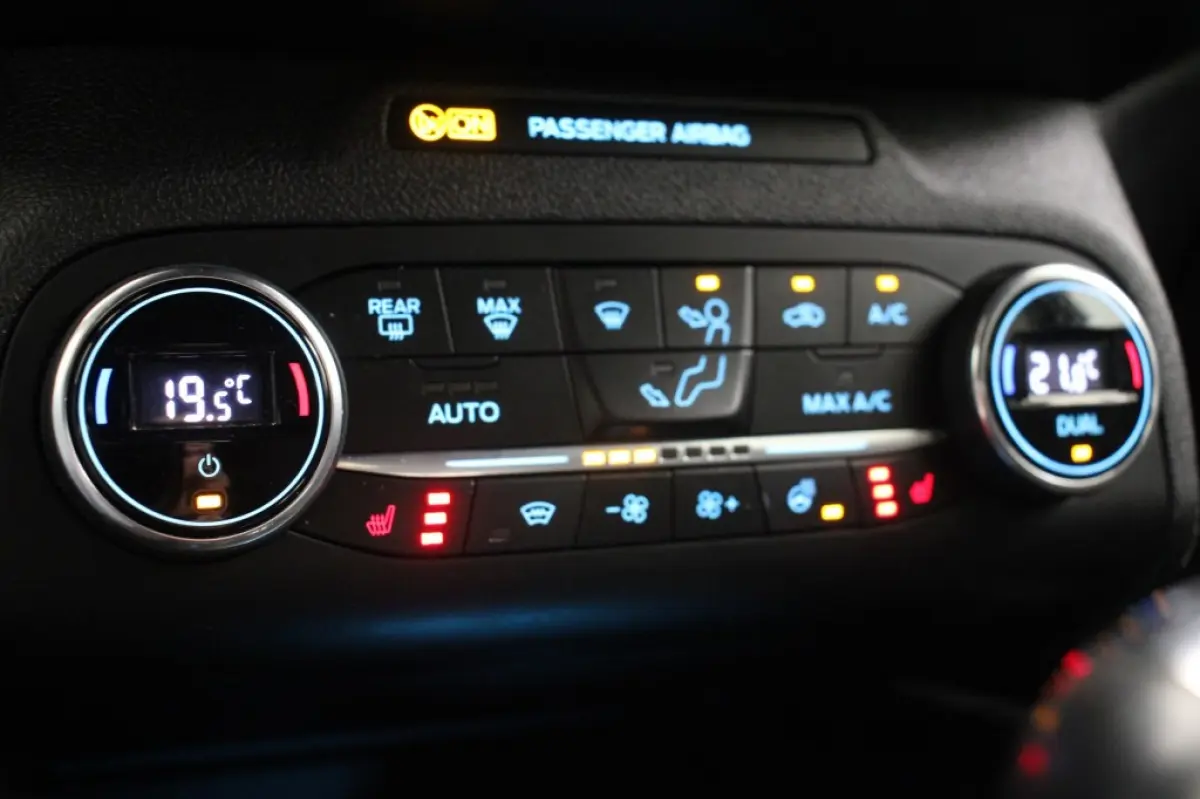1.0 EcoBoost ST Line Business - Trekhaa, Carplay, Clima, Stoel/Stuur Verw. Trekhaak